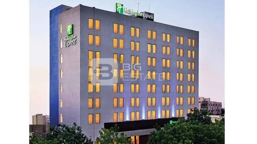 Hotels & Restaurant
