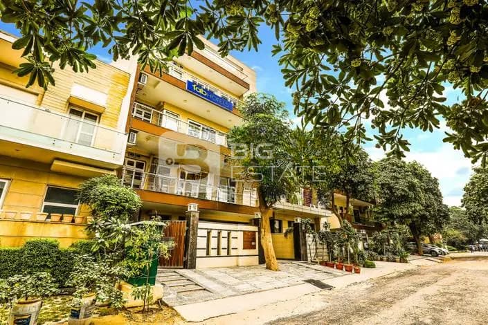 Hotels & Restaurant
