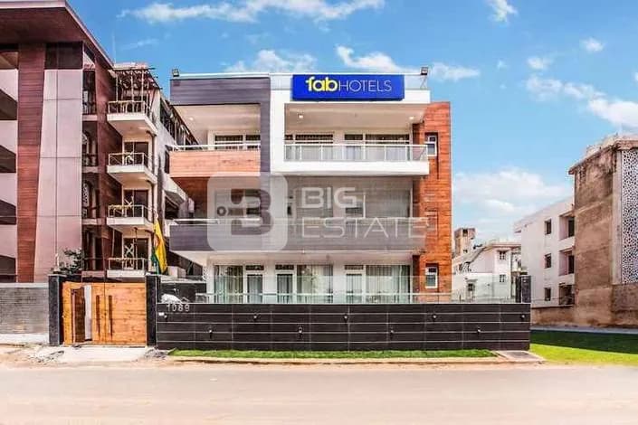 Hotels & Restaurant