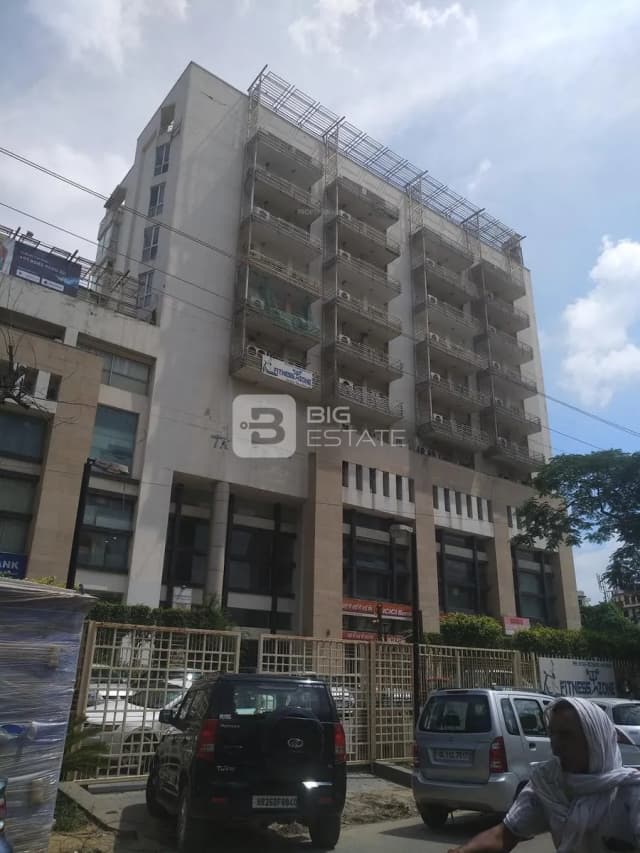 Silverglades The Peach Tree