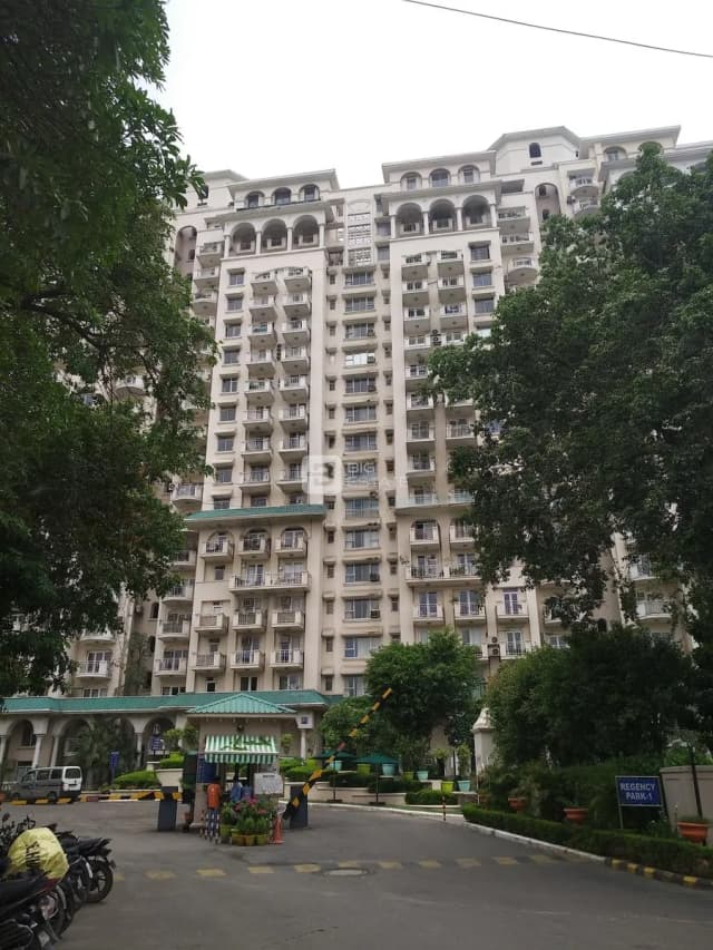 DLF Regency Park 1
