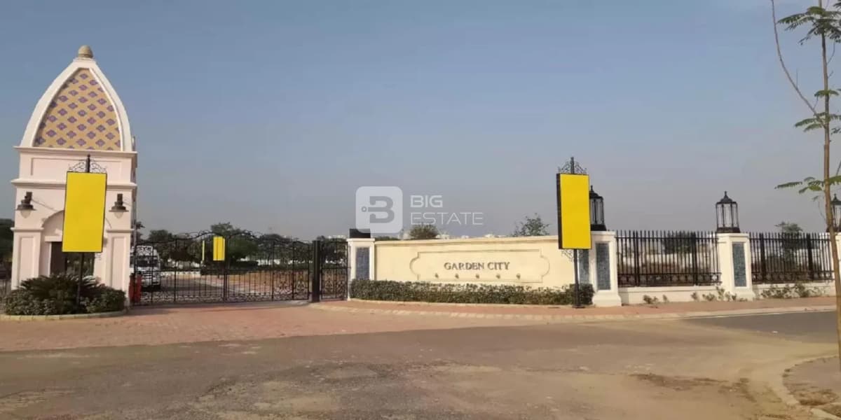 DLF Gardencity Phase 1 1