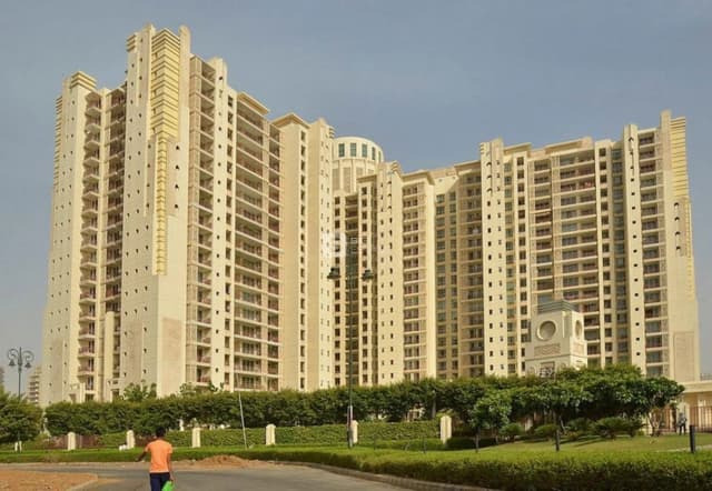 DLF The Summit