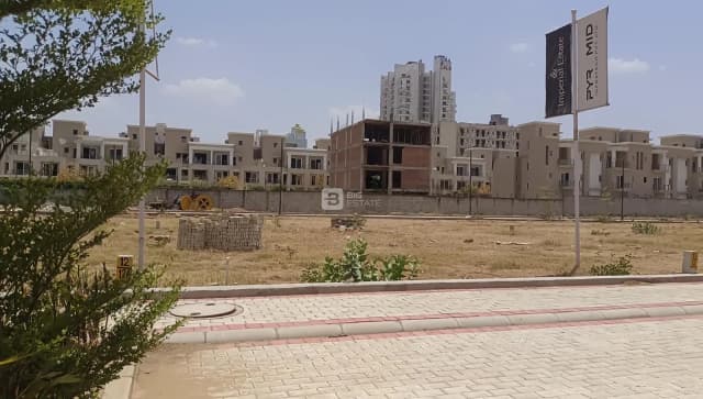 Pyramid Imperial Estate