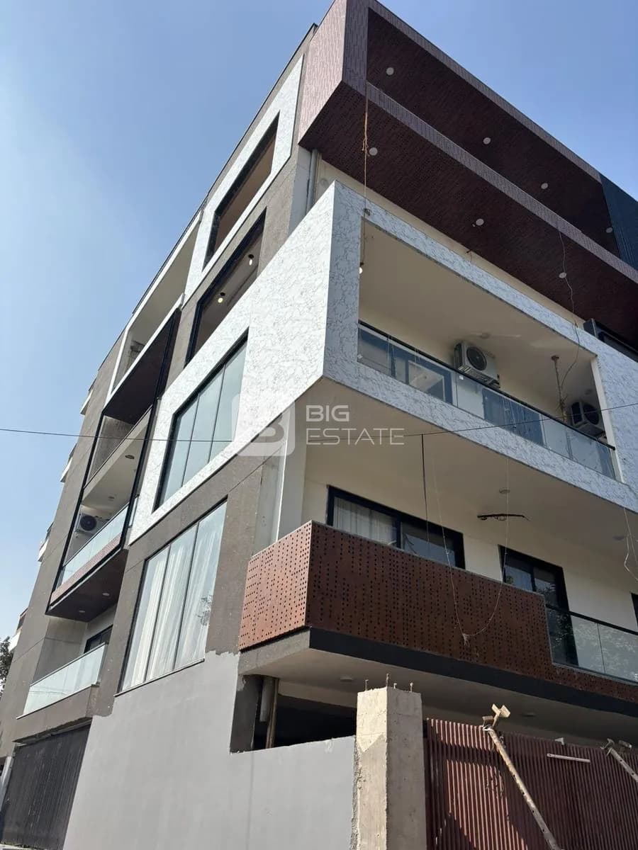 Esencia Luxury Floors 1