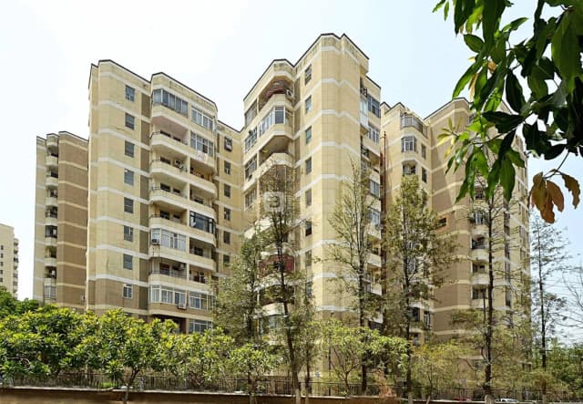 DLF Silver Oaks