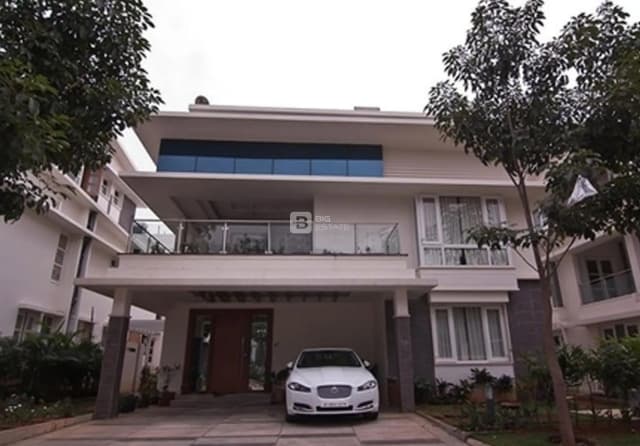 Meenakshi The Bamboos