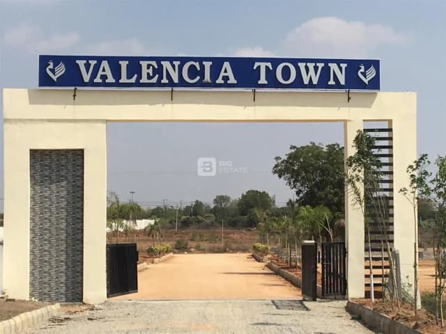 VS Valencia Town